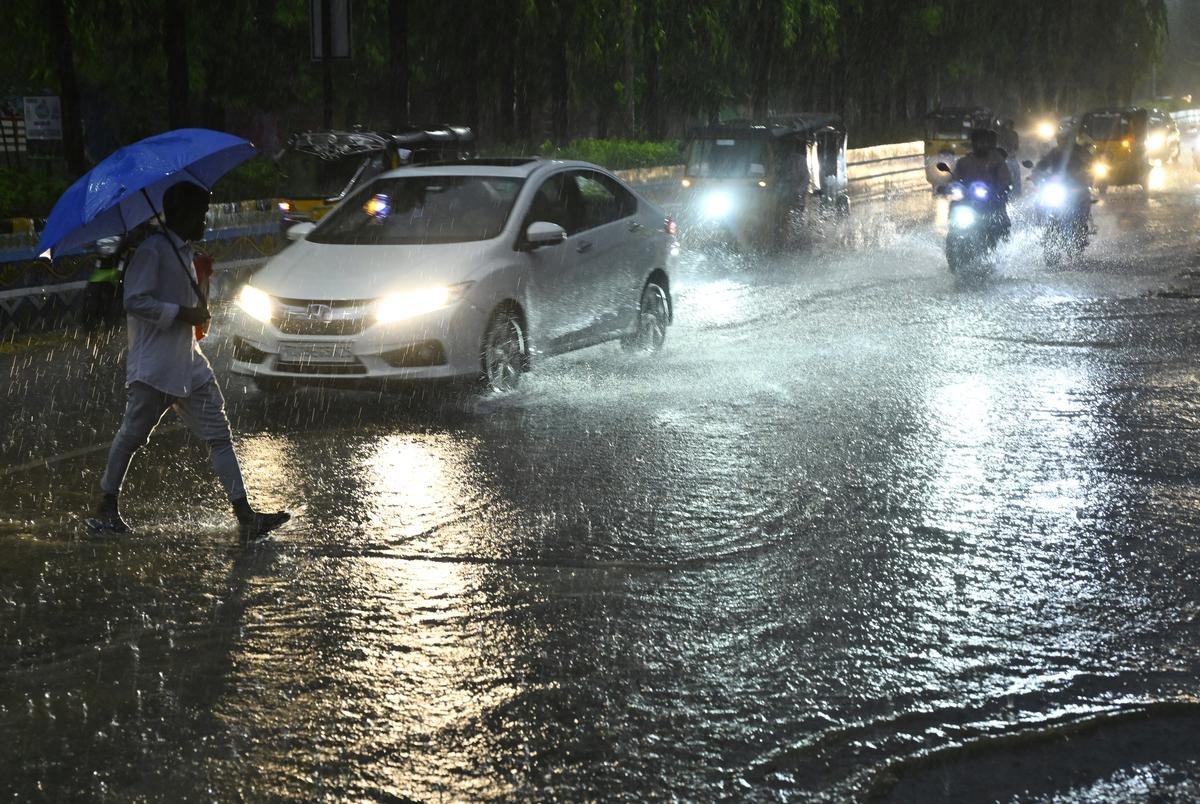 Heavy rain and waterlogging in Hyderabad suburban roads at night