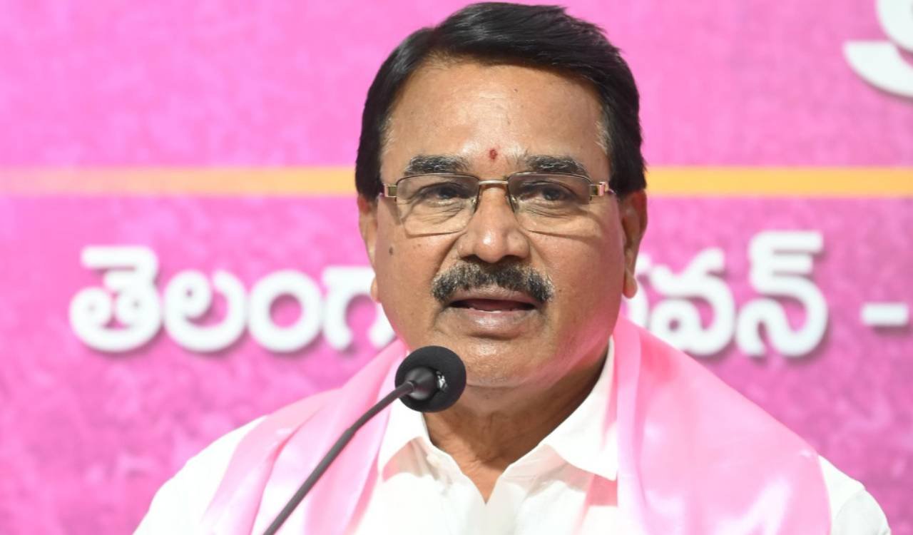 Former minister addressing media on Rythu Bharosa payments.