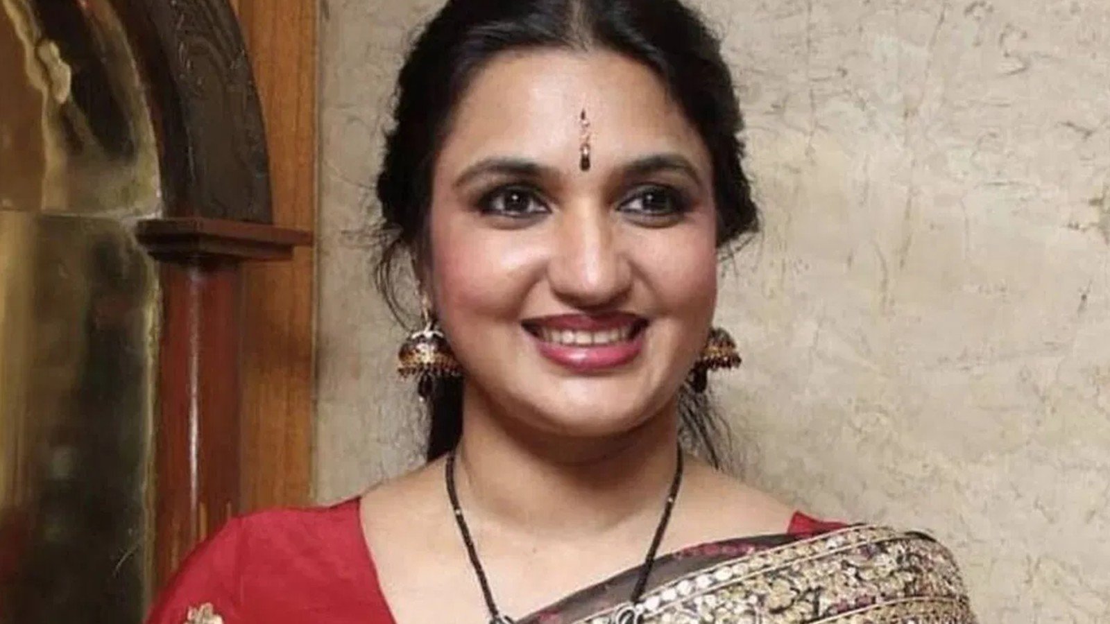 Actress sukanya fight with media