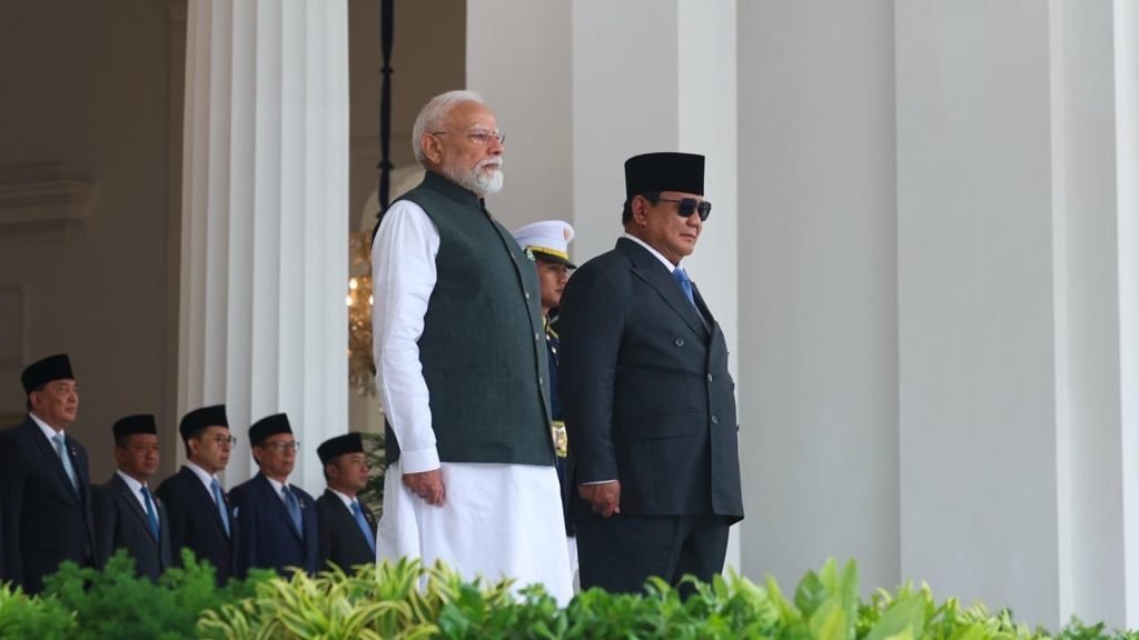 PM Modi Meets Indonesia