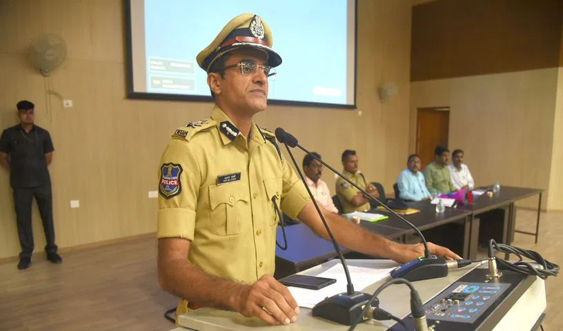 Police investigate six murder case in Shabad village.