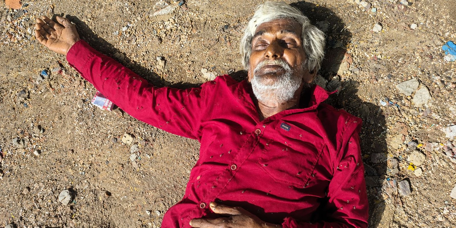 Unknown man's body found at Lingampally Railway Station platform.
