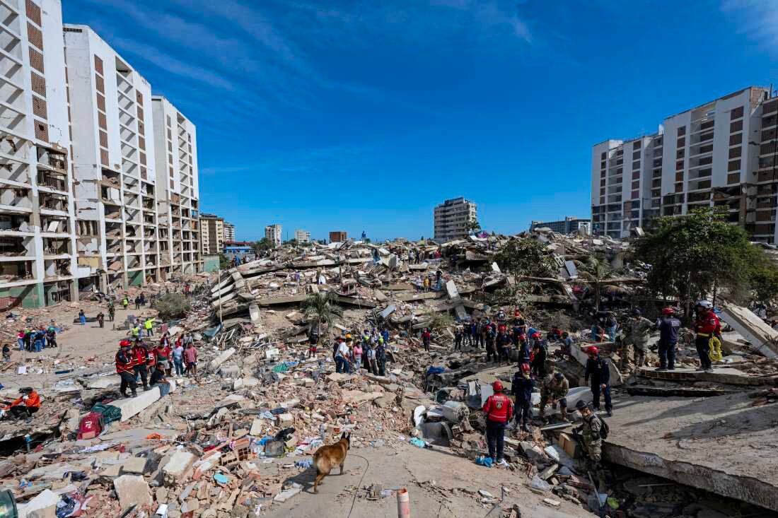 Rescue teams working after Venezuela 's devastating earthquakes.
