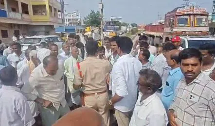 farmers protesting over erratic agricultural power supply.