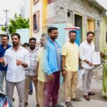 ప్రతి ఇంటికీ వెళ్లాల్సిందే… ఒకేచోట కూర్చొని ఫారాలు పంచొద్దు