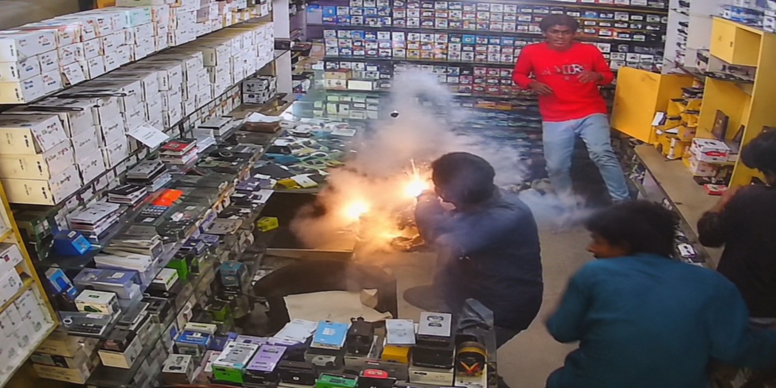 Delhi, Jahangirpuri, Smartphone Explosion, Mobile Battery, CCTV Video, Viral Video, Delhi News, Mobile Shop, Phone Blast, Electronic Safety,