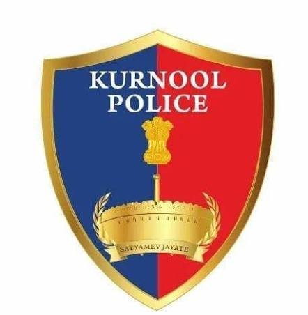 APSP head constable Varaprasad Reddy killed in Kurnool road accident.
