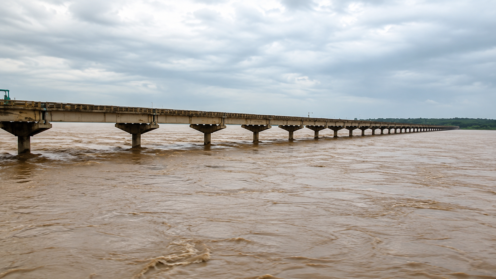 Godavari floodwaters near Bhadrachalam