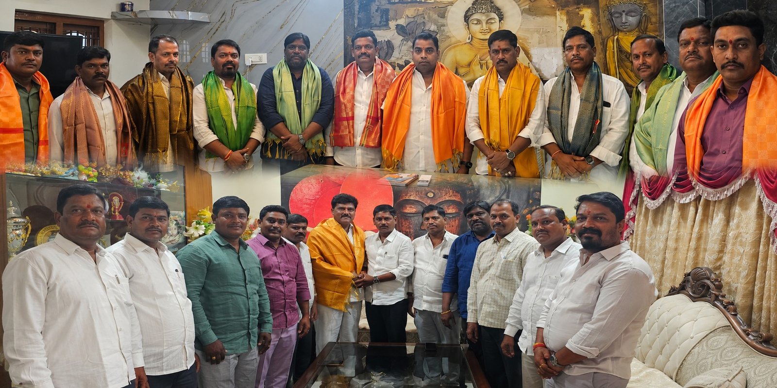Mudiraj Association leaders felicitating community representatives.