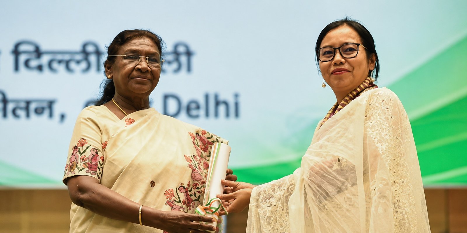 President Droupadi Murmu presenting National Teachers Awards to teachers
