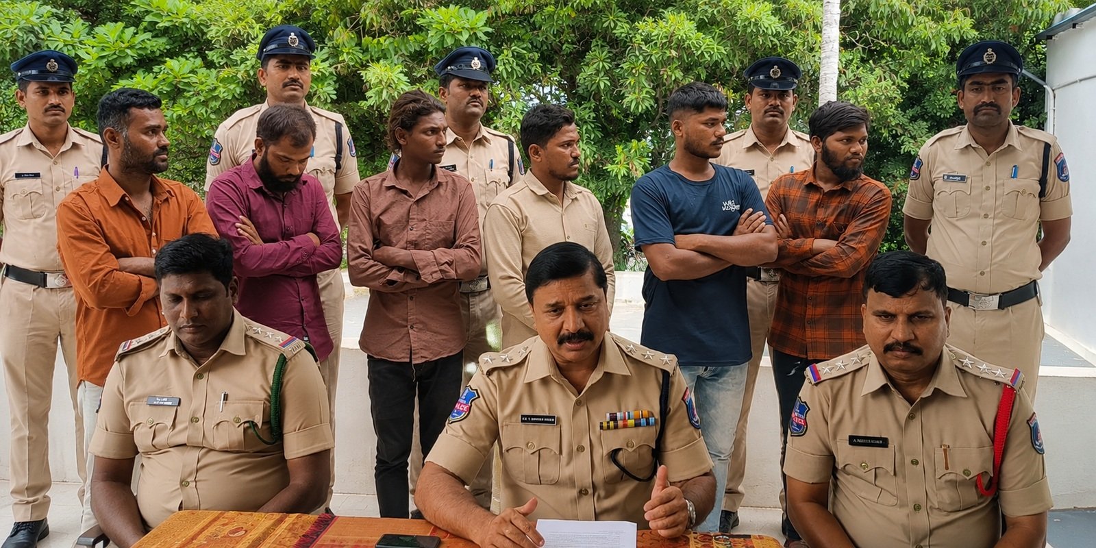 chandanagar-construction-material-theft-five-arrested