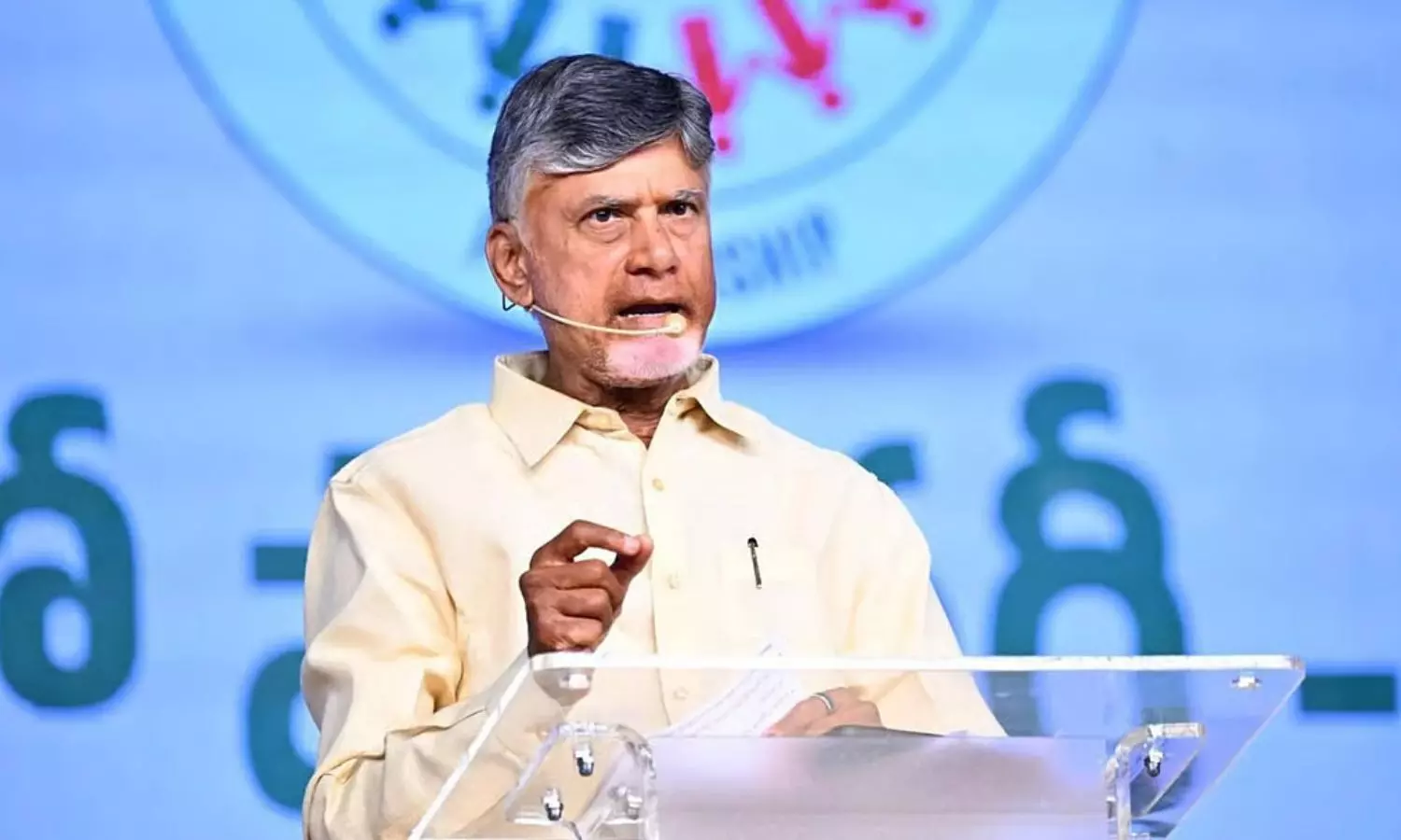 Chandrababu Naidu speaking at Palle Panduga village development programme