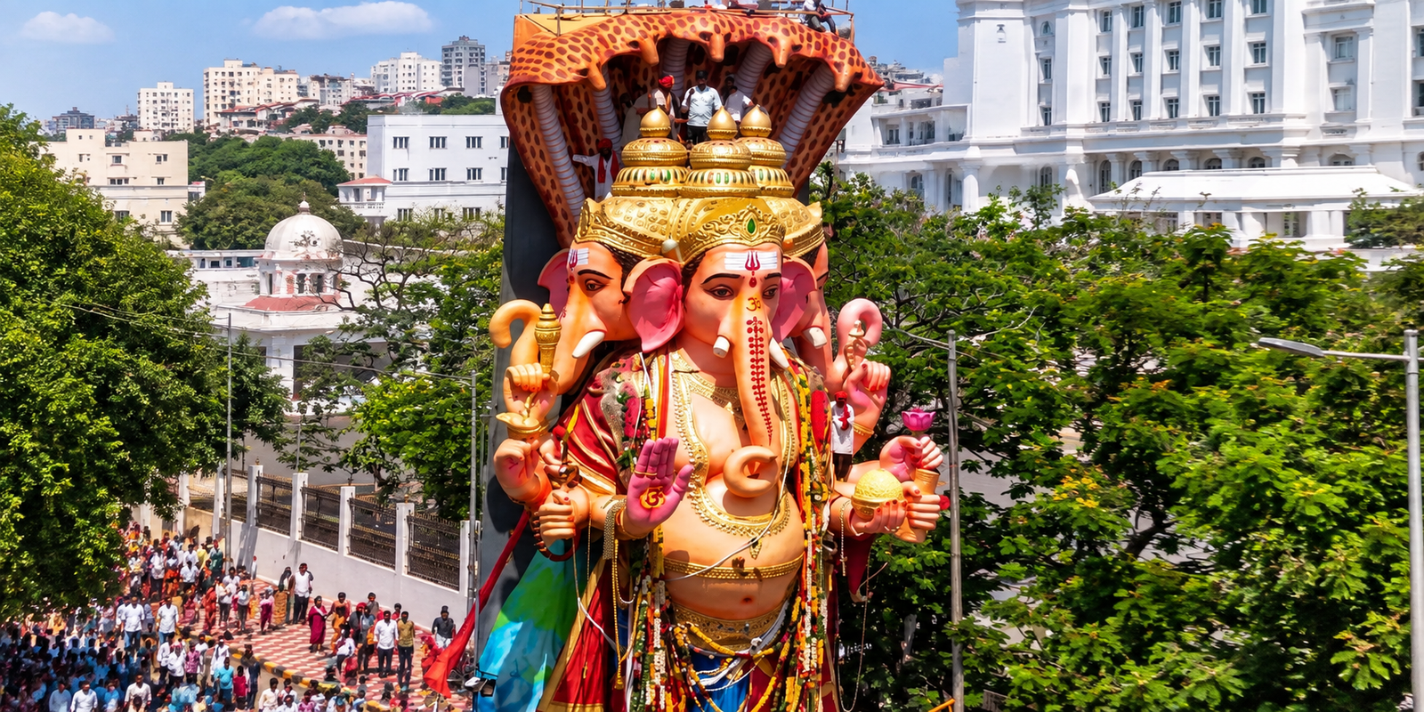 69-foot Khairatabad Panchamukha Ganesh idol during grand arrival ceremony