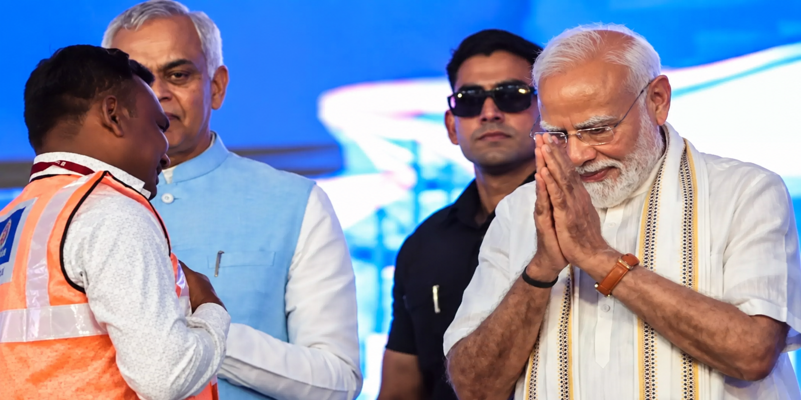 mumbai-bkc-suspects-gun-fake-pmo-id-pm-modi-rally