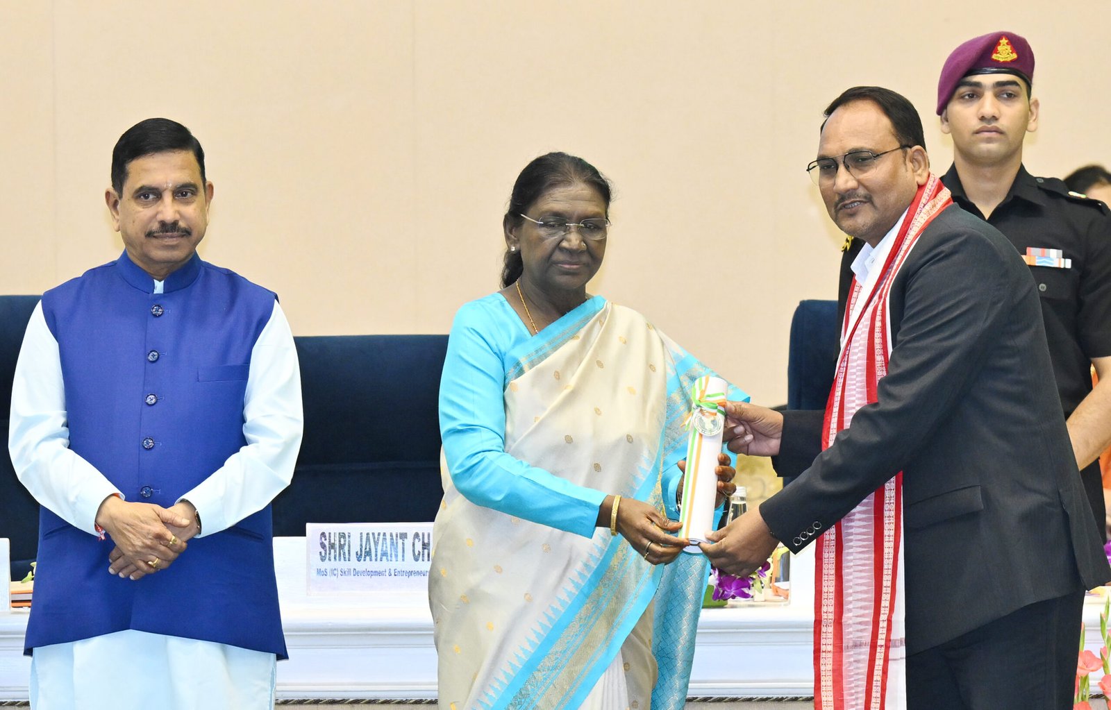 President Murmu presents National Teachers Awards to educators at Vigyan Bhawan