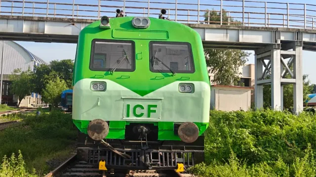 సబర్మతిలో LNG డ్యూయల్-ఫ్యూయల్ రైలు ప్రారంభం