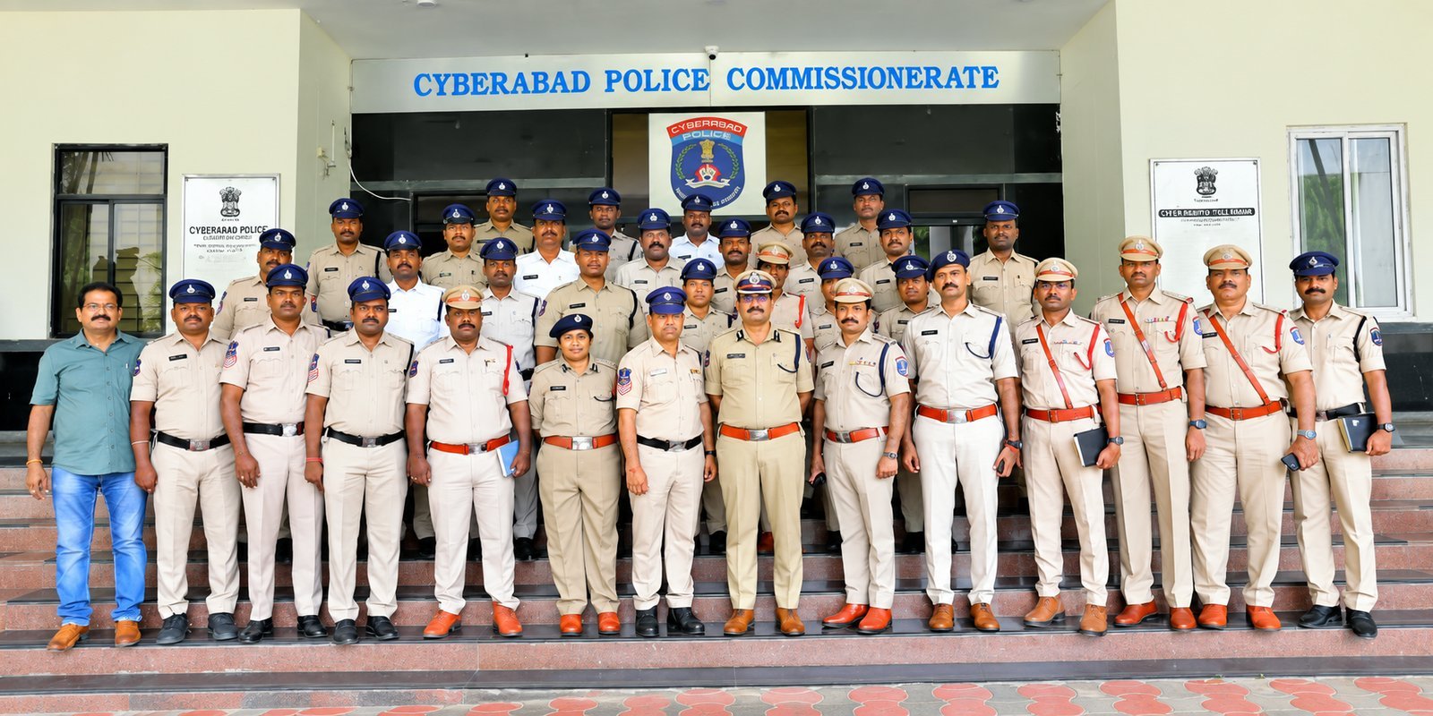Cyberabad Police Association new executive committee members with CP Dr Ramesh.