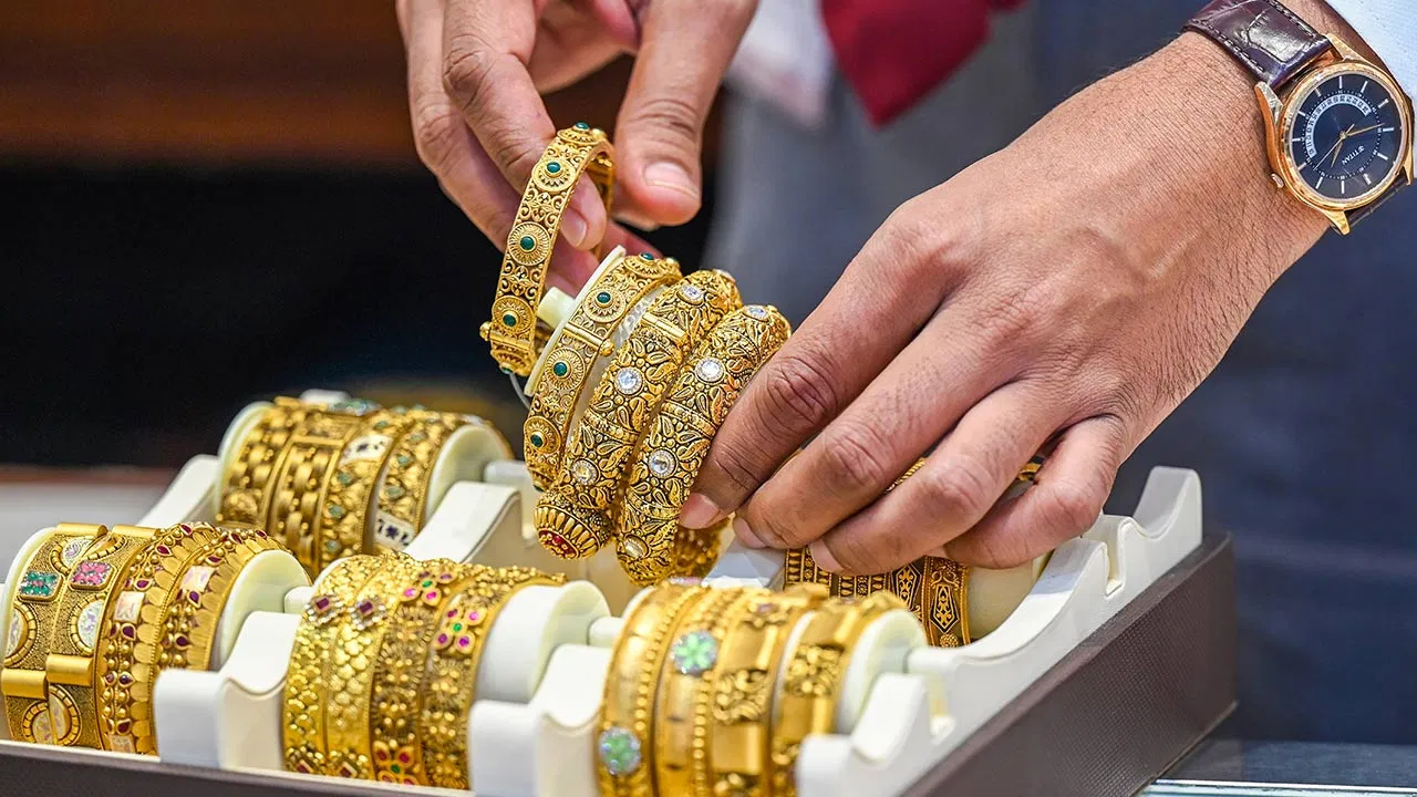 Gold and silver prices fall in Hyderabad this week.