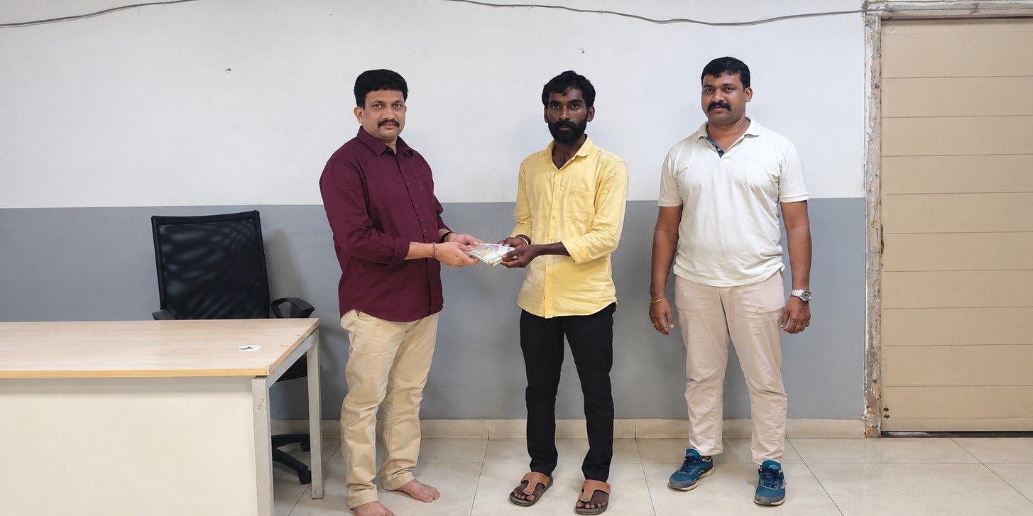 Rayadurgam police recover Rs 60,000 cash from an auto