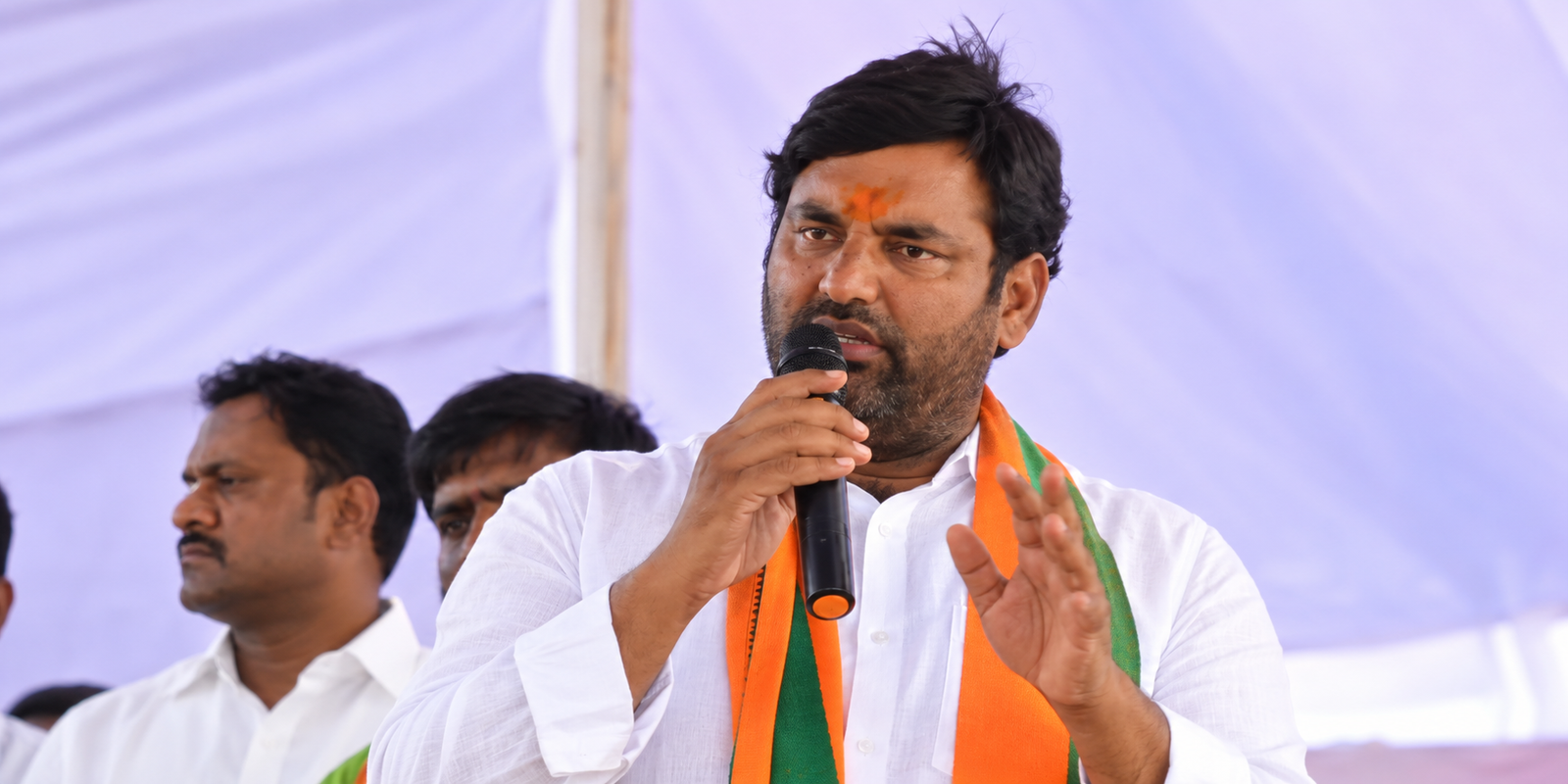 Anirudh Reddy speaks about Palamuru water rights at Jadcherla press meet.