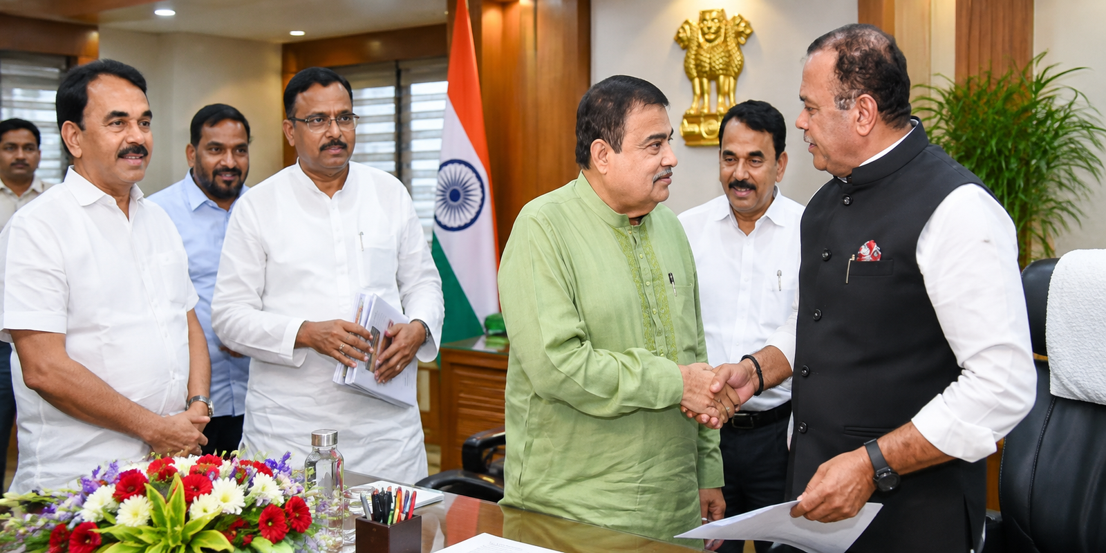 Telangana road projects discussed by Nitin Gadkari and state ministers