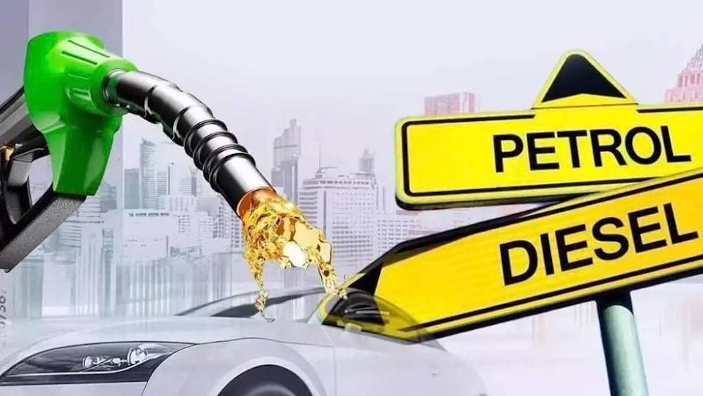 Petrol and diesel fuel dispensers highlighting India's latest export tax changes.