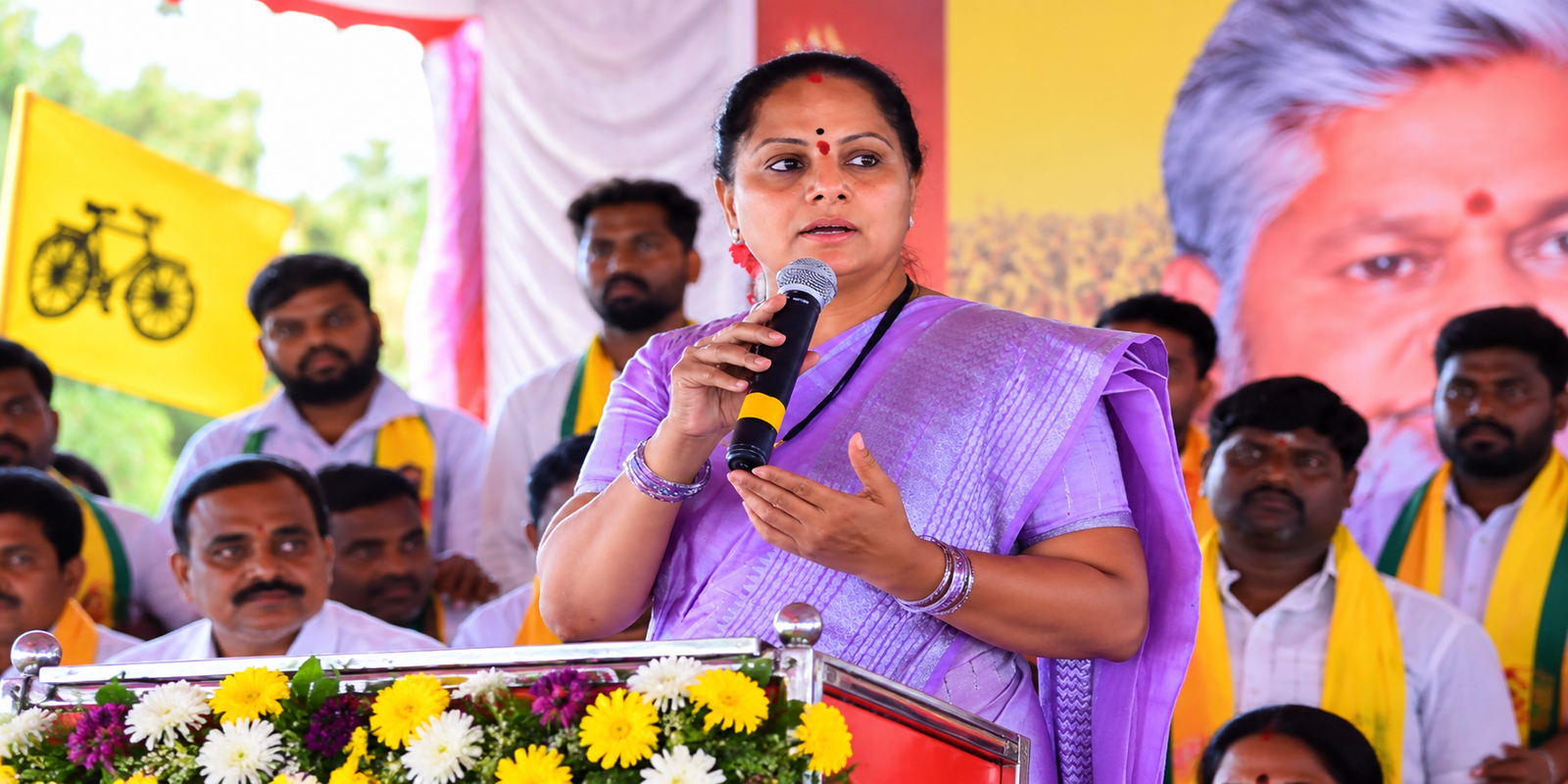 Kavitha speaking about KCR and Telangana movement sacrifice
