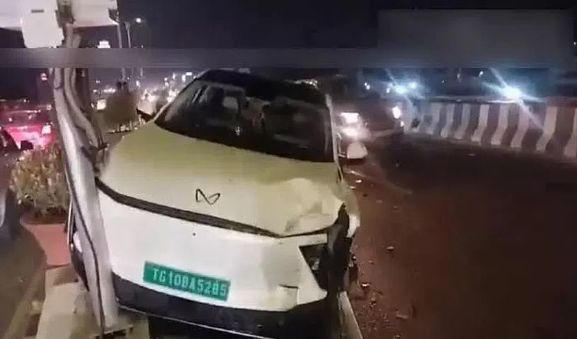 Six cars involved in a collision on Hyderabad PV Expressway